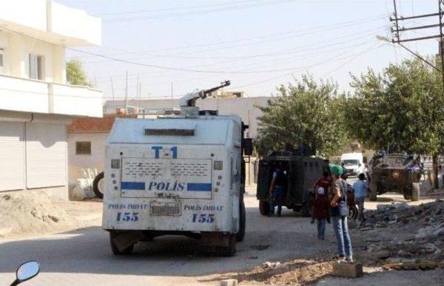 Nusaybin'de Polis Kazılan Hendekleri Kapatmaya Başladı