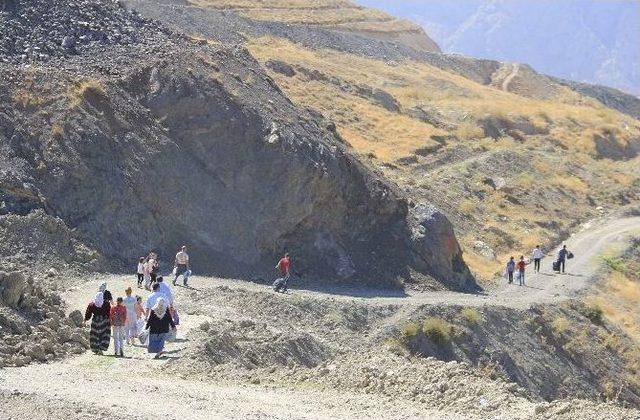 Hakkari’de Tuzaklı Barikatlar Kuruldu