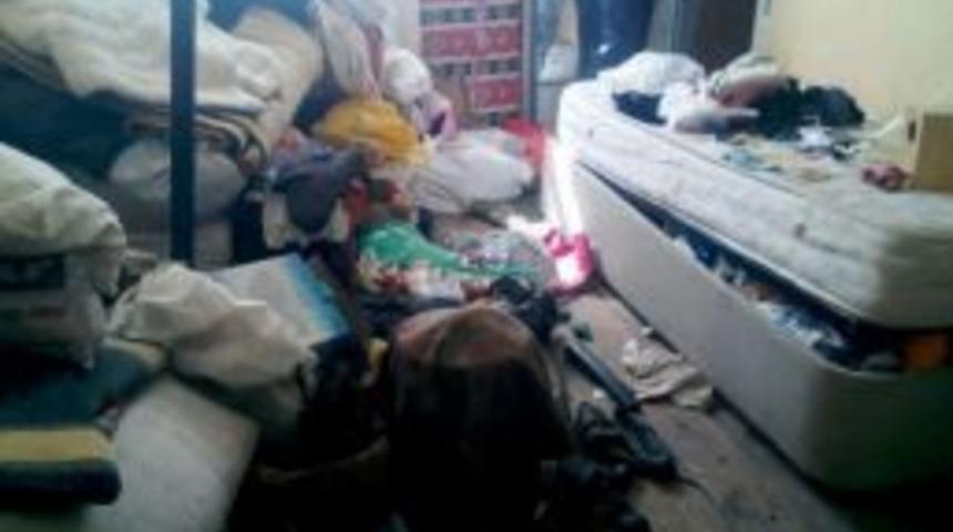 &Ccedil;&ouml;p Evden İki Kamyon Atık &Ccedil;ıktı