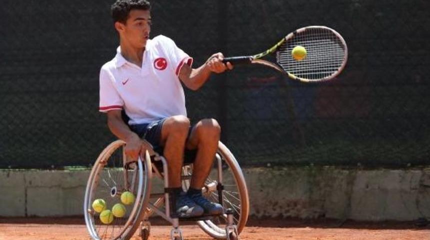 Engelli Tenis&ccedil;i Şampiyonluk I&ccedil;in Romanya'da