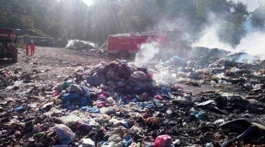 &Ccedil;&ouml;p Depolama Alanında &Ccedil;ıkan Yangın Korkuttu