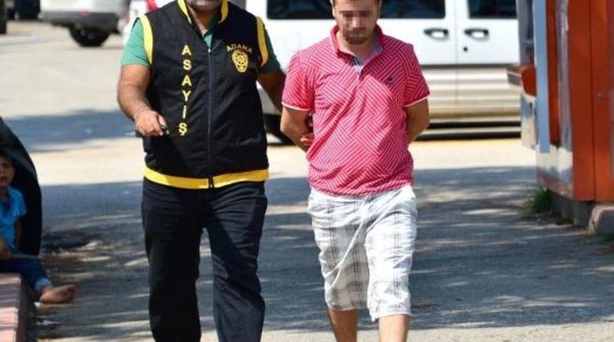 Hem Sevgilisini Pazarlıyor, Hem De Grup Seks Yapıyor