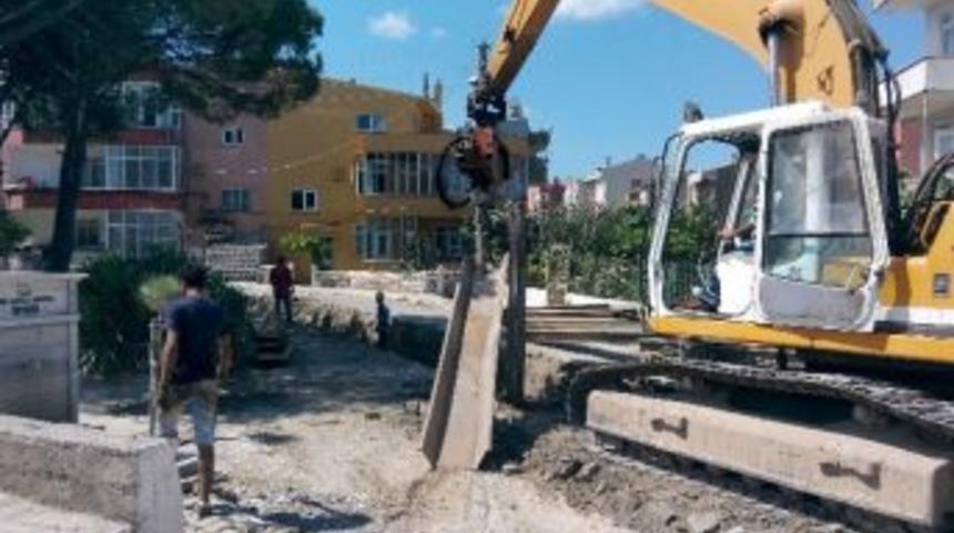 Lapseki&rsquo;de Kanalizasyon Hattı &Ccedil;alışmaları Başladı