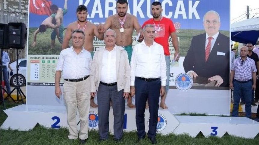 Şampiyon G&uuml;reş&ccedil;iler Silifke Mara&rsquo;da Meydana &Ccedil;ıktı