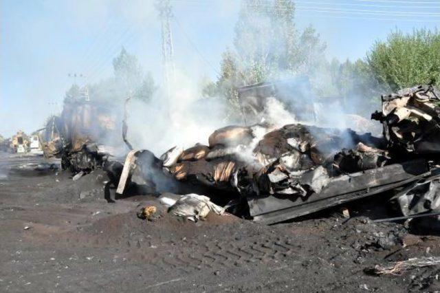 Pkk, Patnos- Van Karayolunu Kesti, 4 Araç Yaktı