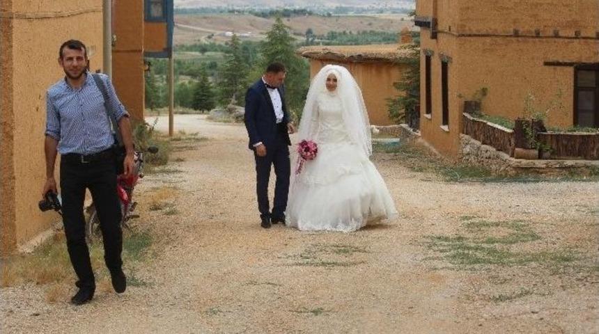 Sonsuz Ş&uuml;kran K&ouml;y&uuml;&rsquo;ne Gelin Geldi