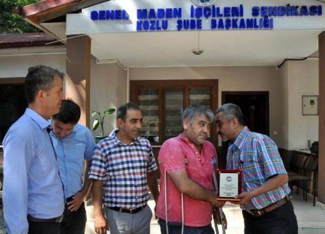 Maden Ocağında Emekliye Ayrılan Işçiye Plaket Uygulaması