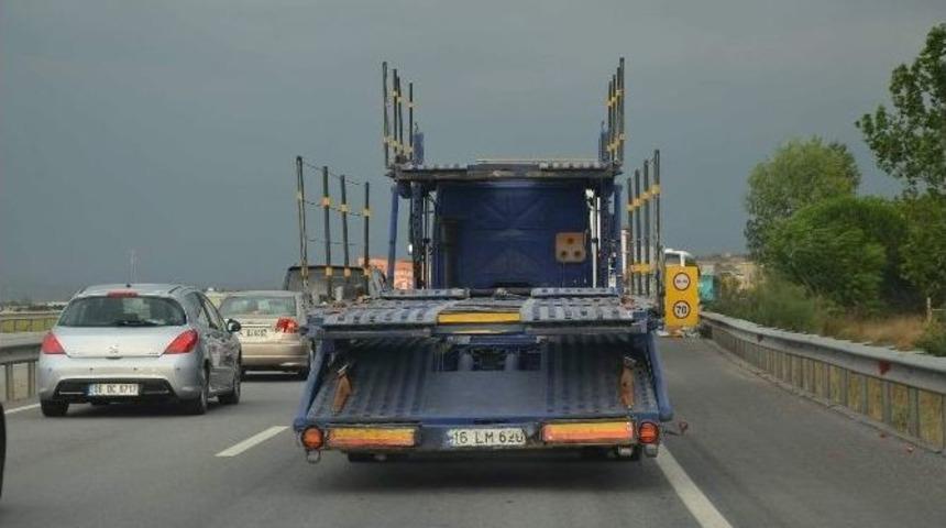 Bursa İzmir Karayolundaki &Ccedil;alışma Tatilcileri Bezdirdi