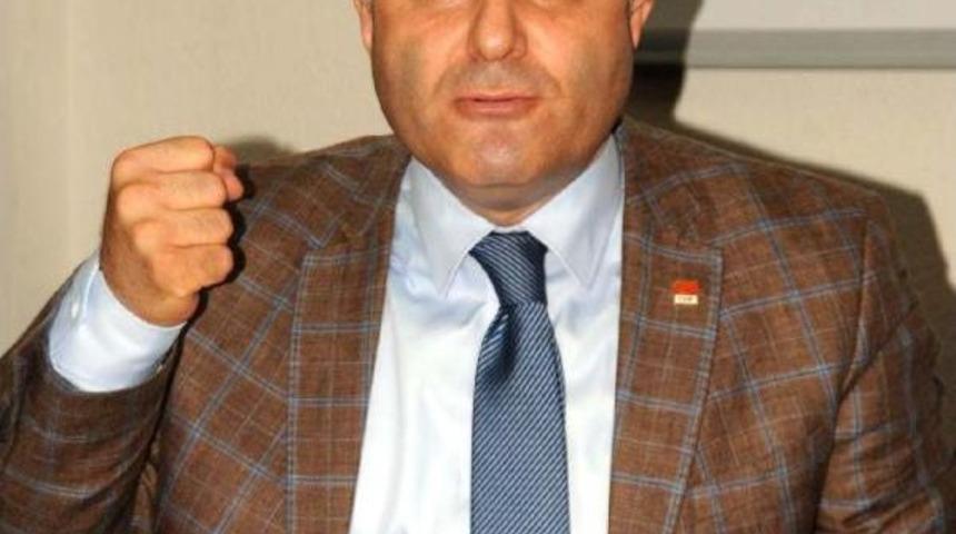 Chp'li &Ouml;zkan: Akp Yıkıldı, Haberi Yok