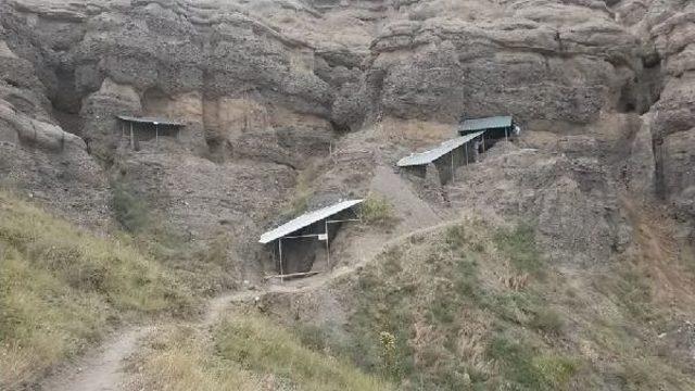 Çorum'daki Kazıda 5 Bin Yıllık Bakır Ocağı Bulundu