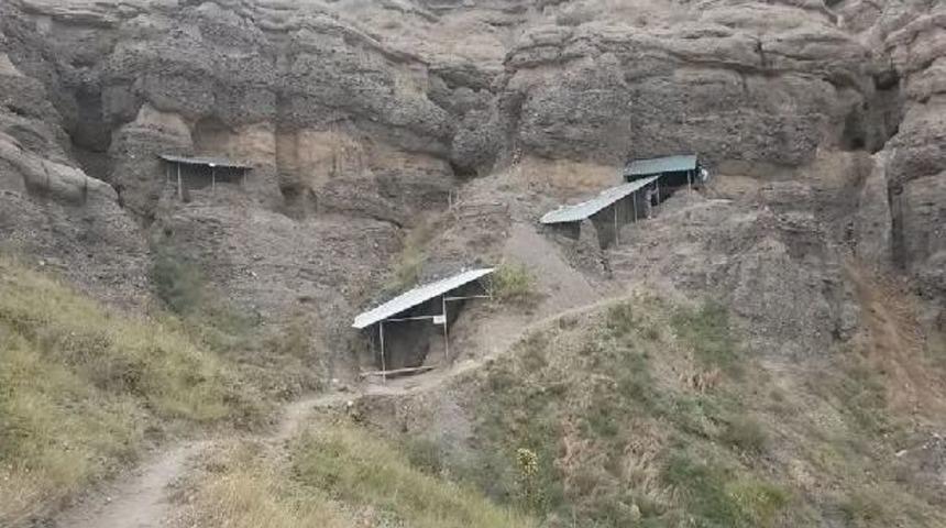 &Ccedil;orum'daki Kazıda 5 Bin Yıllık Bakır Ocağı Bulundu