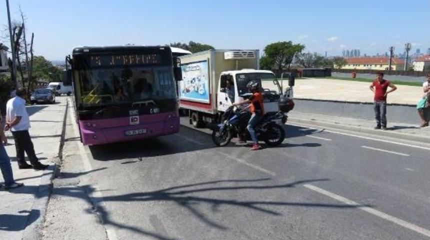 &Uuml;sk&uuml;dar'da Ş&uuml;pheli &Ccedil;anta Alarmı