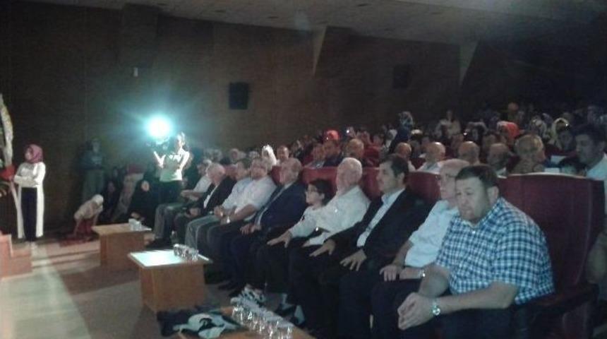 Hafızlığı Tamamlayan 11 Kız &Ouml;ğrenci İ&ccedil;in Ta&ccedil; Giyme T&ouml;reni