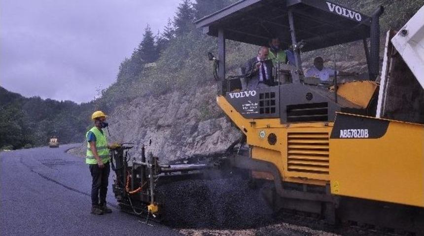 Tarihi İpekyoluna Son Asfaltı Vali Karahan D&ouml;kt&uuml;