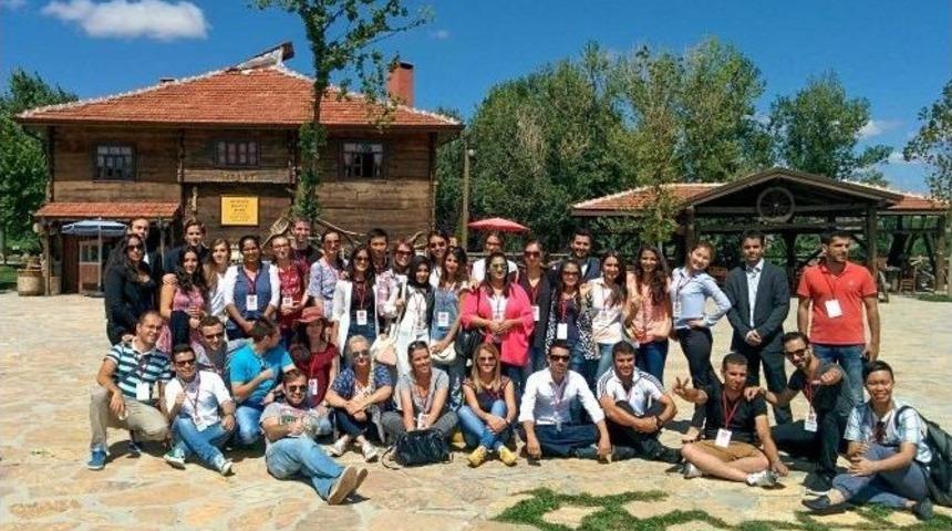 19 &Uuml;lkeden &Ouml;ğrenciler Altındağ&rsquo;da Buluştu