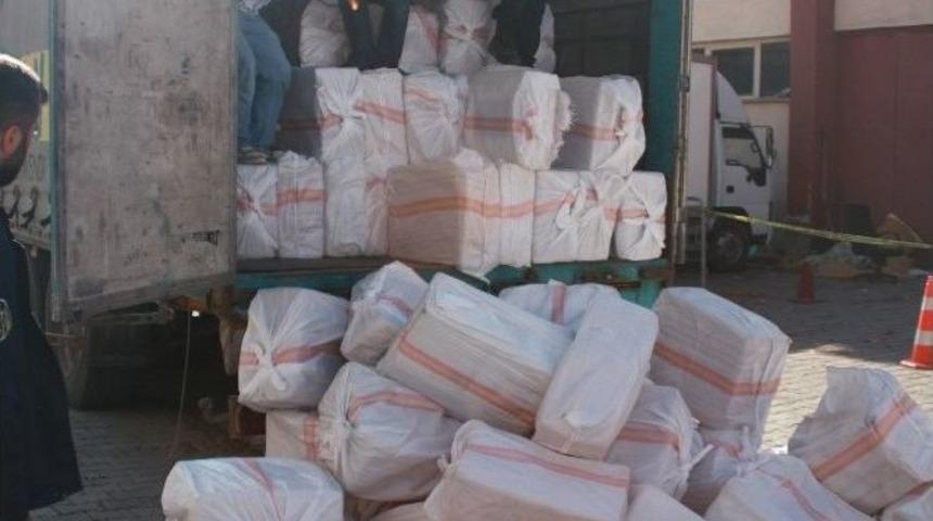 Ağrı&rsquo;da 96 Bin Paket Ka&ccedil;ak Sigara Ele Ge&ccedil;irildi