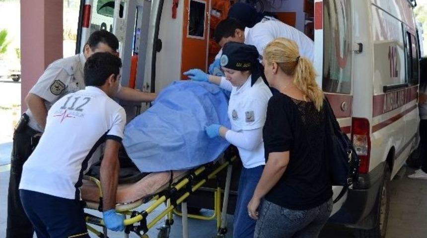 Manavgat-akseki Yolunda Trafik Kazası: 1 &Ouml;l&uuml;, 4 Yaralı