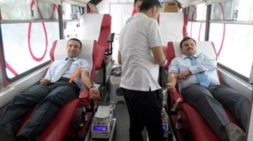 Kaymakam Akpay&rsquo;dan Kan Bağışına Destek