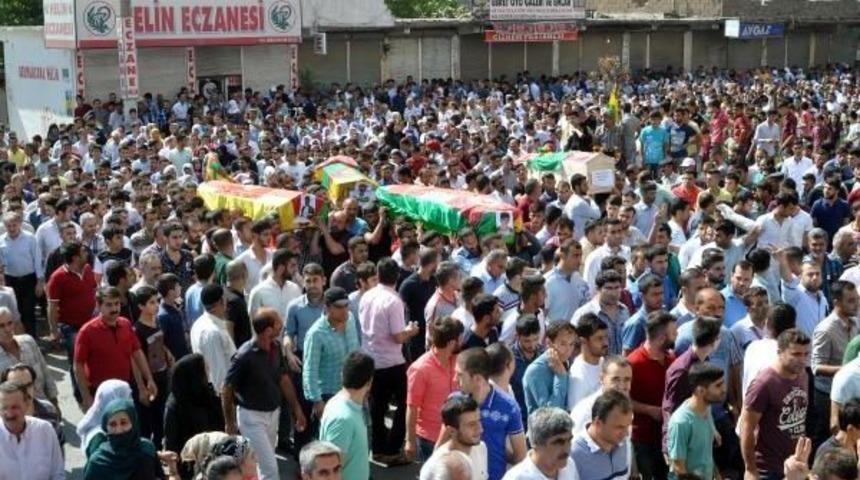 4 Kişinin &Ouml;ld&uuml;ğ&uuml; Cizre'de H&uuml;z&uuml;n Ve Gerginlik (2)