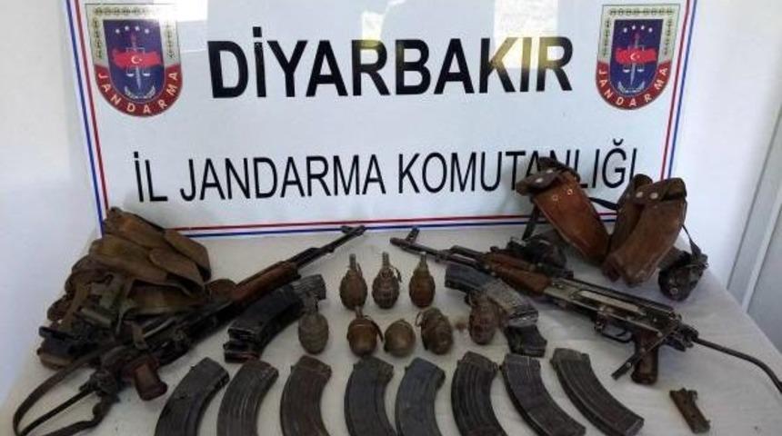 Lice'de Uzman &Ccedil;avuşu Şehit Eden Pkk'lılardan 2'si &Ouml;ld&uuml;r&uuml;ld&uuml;