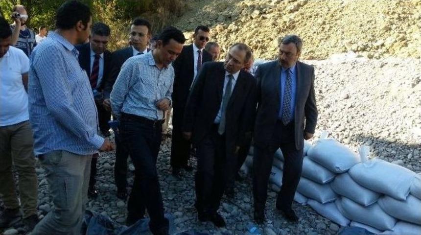 Vali Kaban Ve Beraberindeki Heyet Heyelan B&ouml;lgesinde