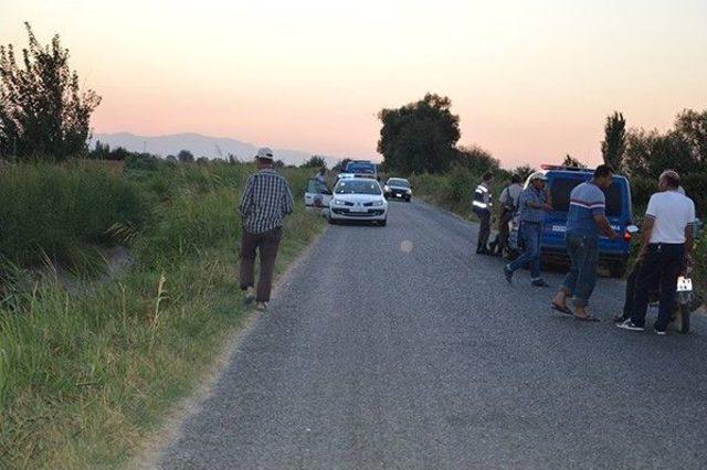 Manisa’da İki Traktör Su Kanalına Uçtu: 19 Yaralı