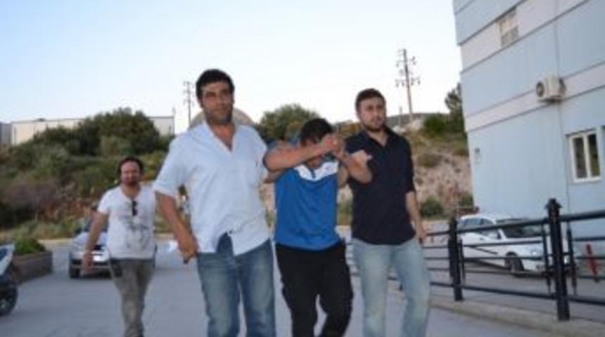 İzmir Polisinin Aradığı Uyuşturucu Zanlısı Kuşadası&rsquo;nda Yakalandı