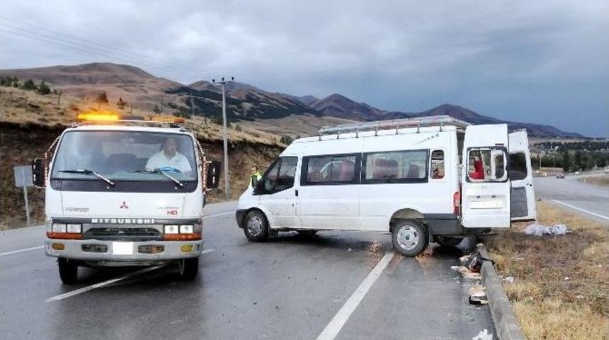 Erzurum&rsquo;da Trafik Kazası: 1 &Ouml;l&uuml;, 9 Yaralı