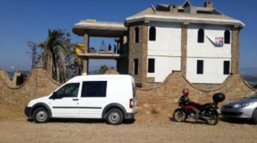 İnşaat Bek&ccedil;isi Intihar Etti