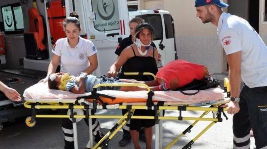 Takla Atan Otomobilde 2'si &Ccedil;ocuk 4 Yaralı