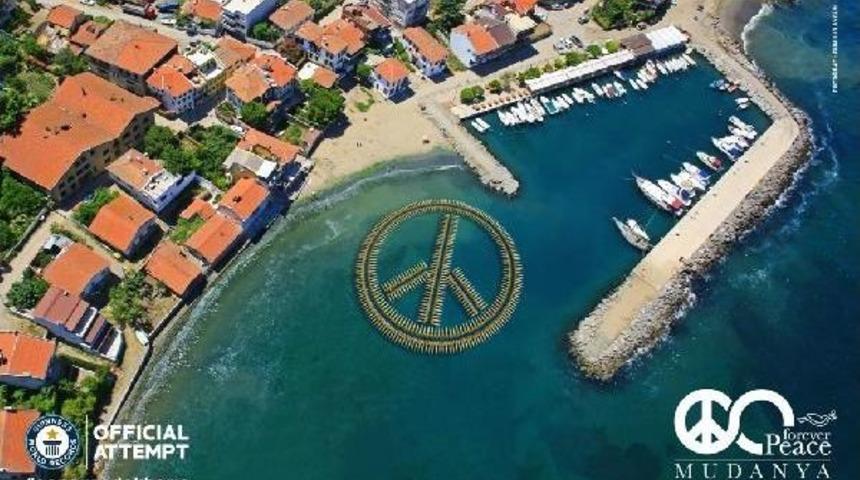 Mudanya'da Denizde 'barış Simgesi' Etkinliği