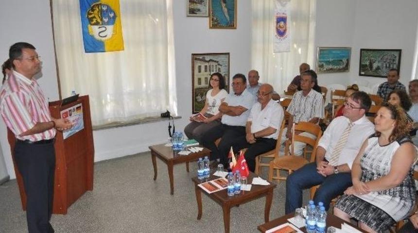 &rsquo;&rsquo;t&uuml;rk&ccedil;e Dilbilgisi-kardeş Kentlerin Kitabı&rdquo; Tanıtıldı