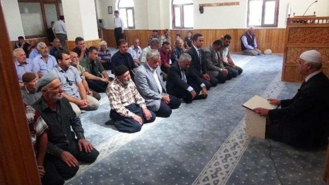 Vali Kam&ccedil;ı Doğanşehir Elmalı Mahallesi&rsquo;nde Cami A&ccedil;ılışına Katıldı