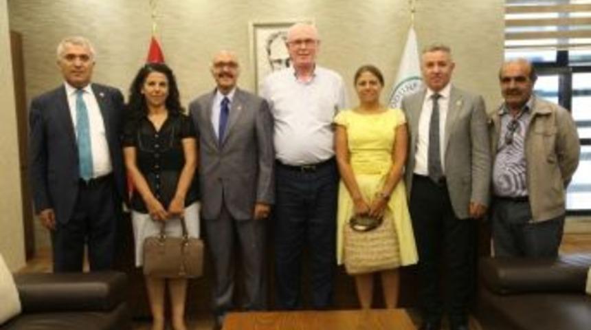 Chp&rsquo;li Vekillerden Başkan Kurt&rsquo;a Ziyaret