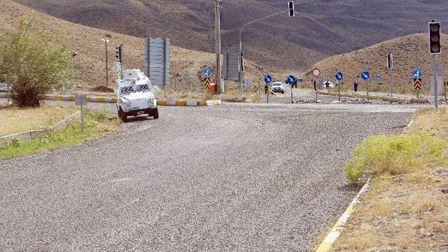 (özel Haber) Kağızman’da Yol Kesen Pkk Kaçan Araçlara Ateş Açtı: 1 Yaralı