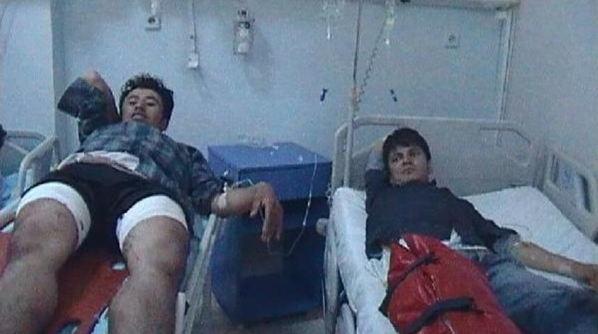 İran Askerleri 4 Ka&ccedil;ak G&ouml;&ccedil;meni Vurdu