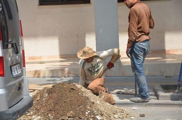 Çukurlar Çöp Kutusu Haline Geldi