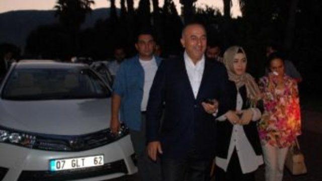 Eski Bakan Çavuşoğlu'nun Makam Aracı Alev Aldı (2)