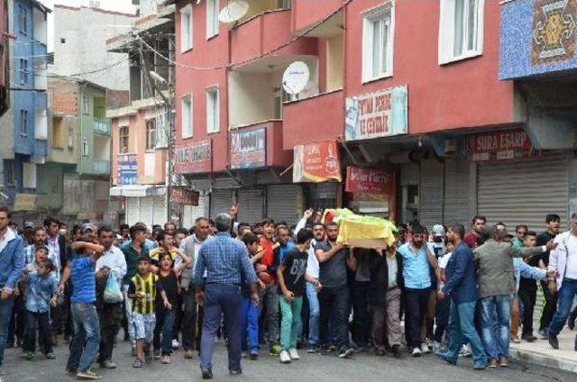 Doğubayazıt'ta Öldürülen Tanrıkulu  Defnedildi.