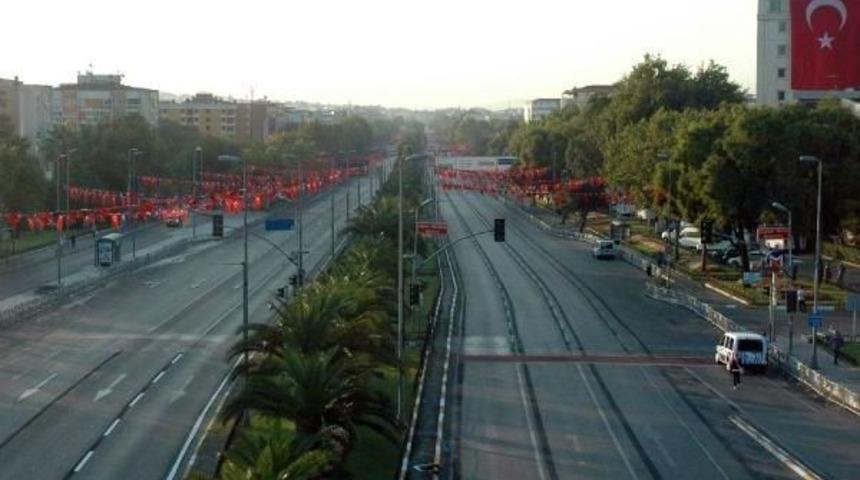 30 Ağustos Zafer Bayramı Nedeniyle İstanbul'da Bazı Yollar Trafiğe Kapatıldı