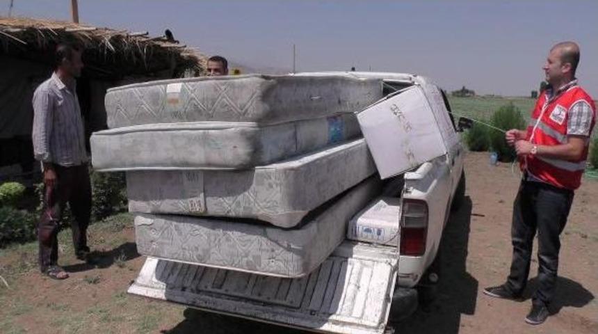 Kızılay'dan &Ccedil;adırda Kalan Aileye Yardım