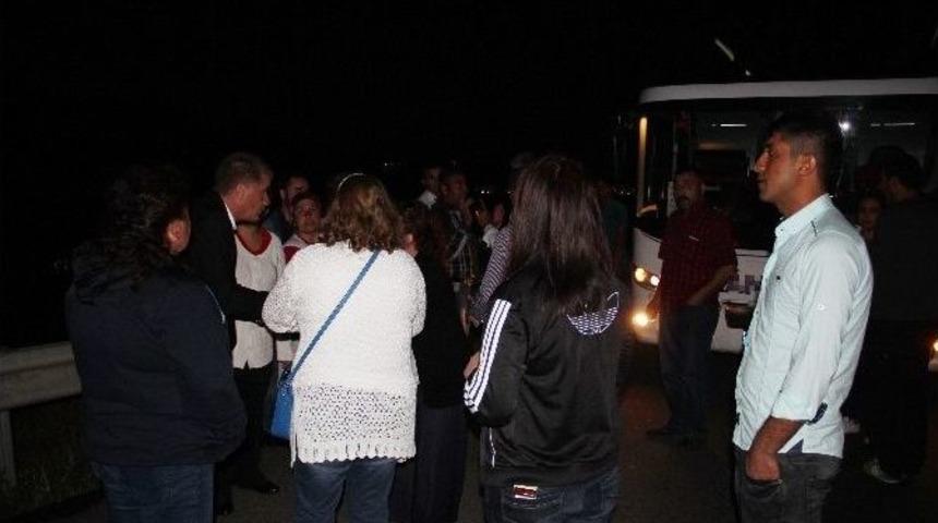 (&ouml;zel Haber) Otob&uuml;sleri Arızalanan Yolcular &Ccedil;ileden &Ccedil;ıktı