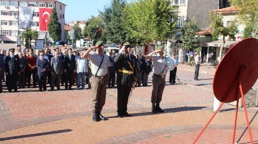 30 Ağustos Zafer Bayramı Tavşanlı&rsquo;da &Ccedil;elenk Sunumu İle Ger&ccedil;ekleşti