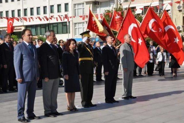 Manisa'da Zafer Bayramı Kutlandı