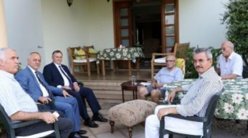 Efsane Başkan&rsquo;a Ge&ccedil;miş Olsun Ziyareti