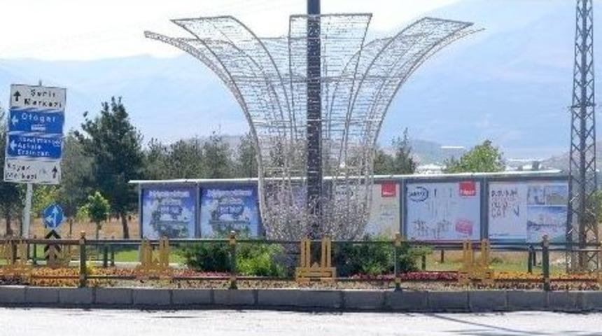 Orta Ref&uuml;jlere B&uuml;y&uuml;kşehir Amblemli Ferforje Korkuluk