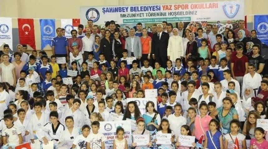 Şahinbey&rsquo;in Yaz Spor Okullarından 802 Sporcu Mezun Oldu
