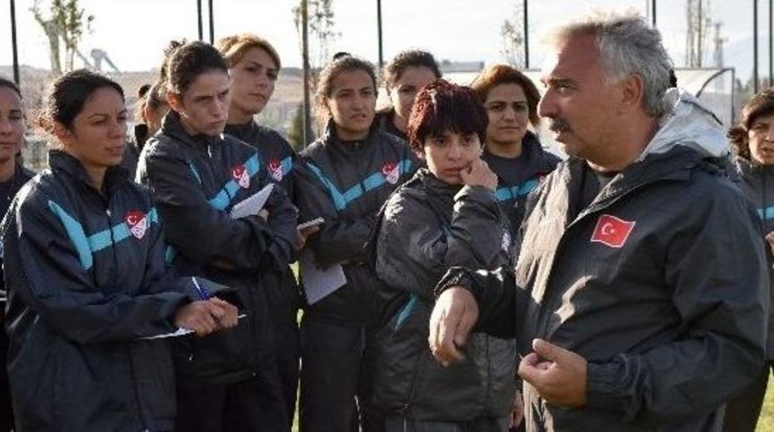 Futbolun Sultanlarından Başkan Sekmen&rsquo;e &Ouml;vg&uuml;