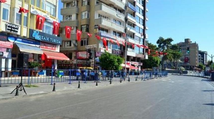 Antalya'da Sakin Bayram