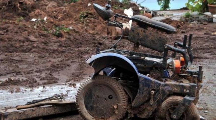 Hopa&rsquo;Da G&ouml;zyaşartan Dram; 'bir Tane Ak&uuml;l&uuml; Aracımız Olsa &Uuml;&ccedil;&uuml;m&uuml;ze Yeter'